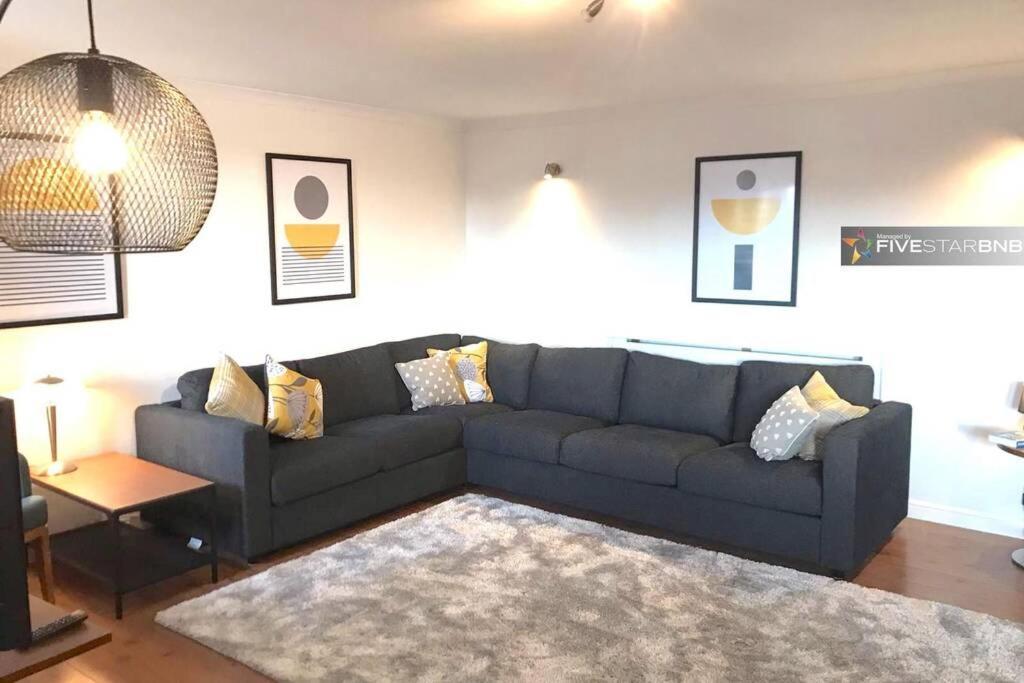 Waterfront Living In Leith With Free Parking! Lägenhet Edinburg Exteriör bild