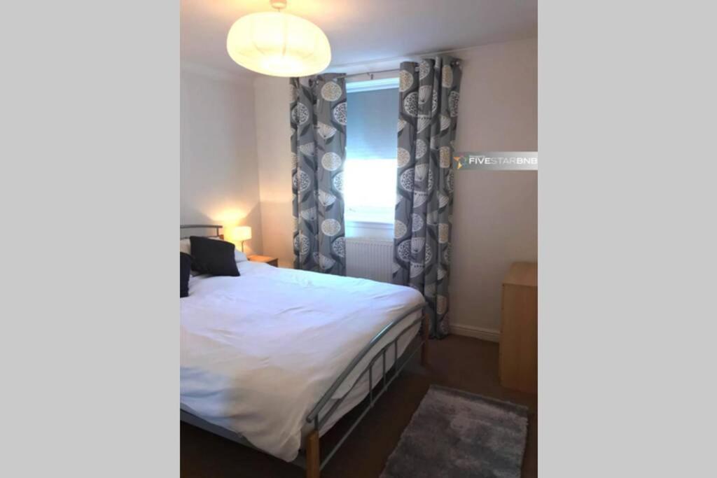 Waterfront Living In Leith With Free Parking! Lägenhet Edinburg Exteriör bild